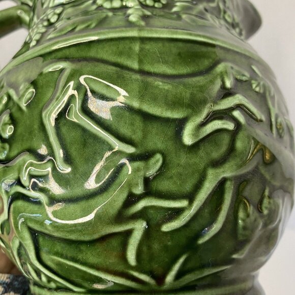 Jay Willfred green maiolica pitcher Hounds on the Hunt dog handle Portugal CHIP - Picture 8 of 12